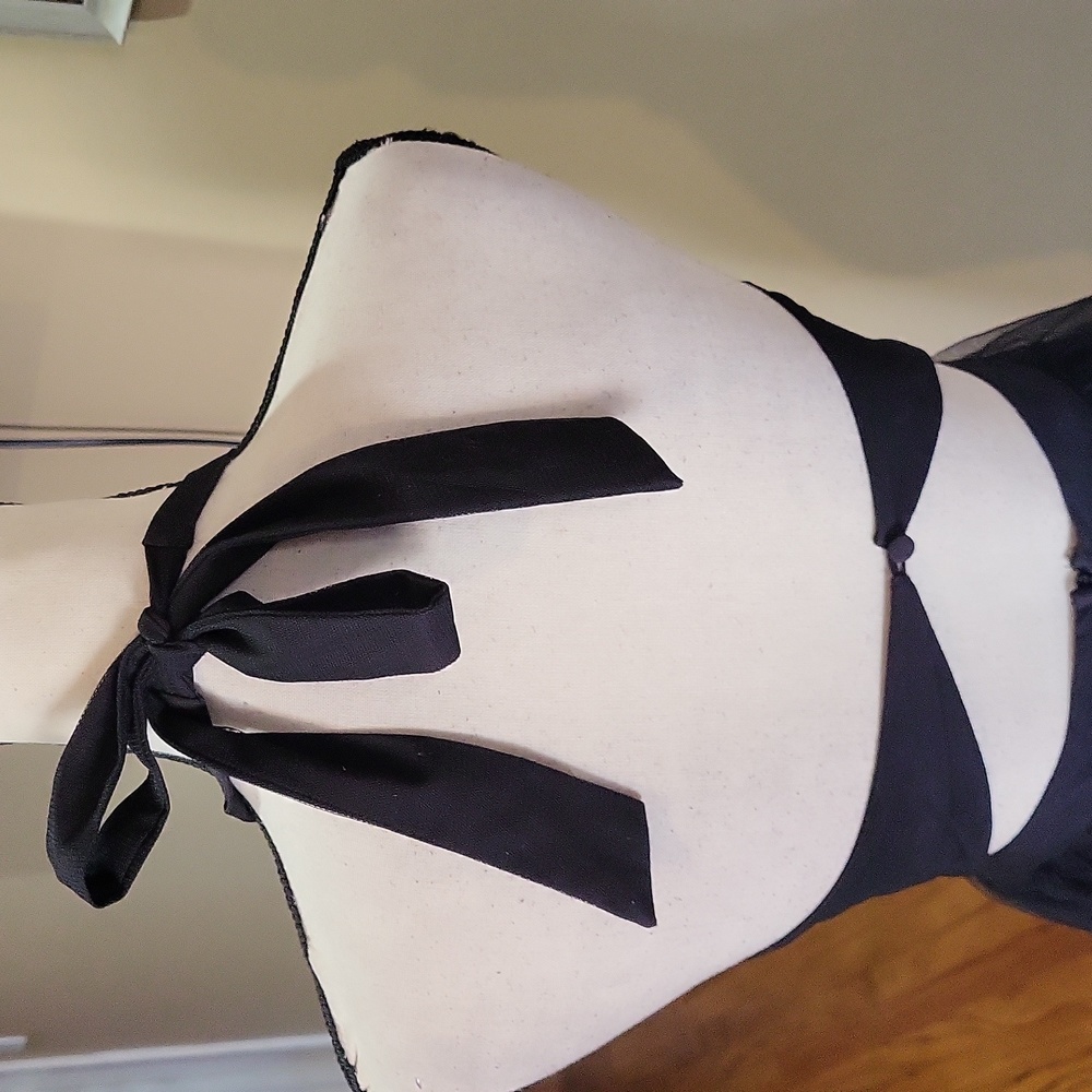 Fashion Nova Dress 🖤 - Picture 9 of 16